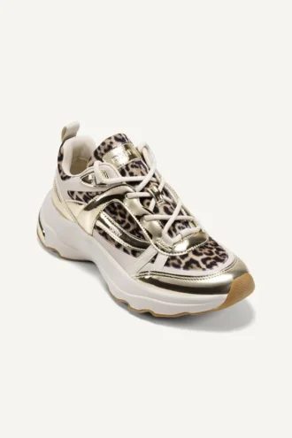 Juna Lace-Up Sneaker