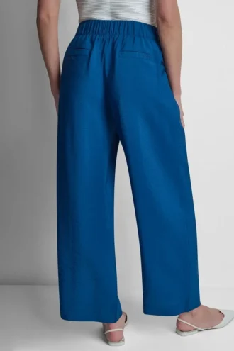 Mid-Rise Wide Leg Pant